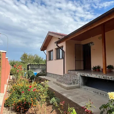 Beautiful House In A Very Quite Area Holiday home *